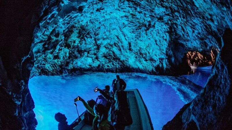split-blue-cave-dalmatian-islands-full-day-speedboat-tour