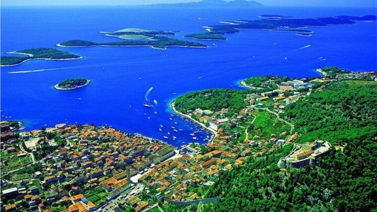 split-blue-cave-dalmatian-islands-full-day-speedboat-tour