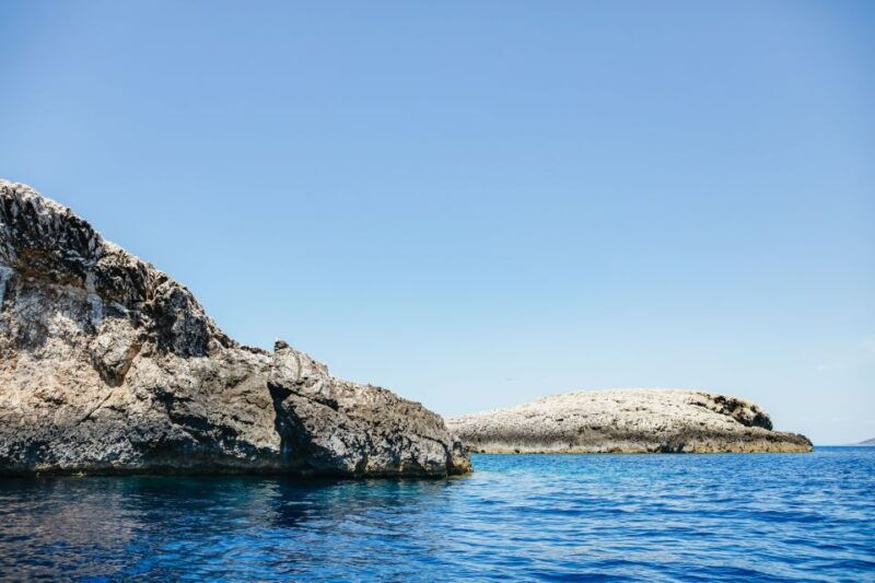 split-blue-cave-vis-hvar-full-day-trip-by-speedboat
