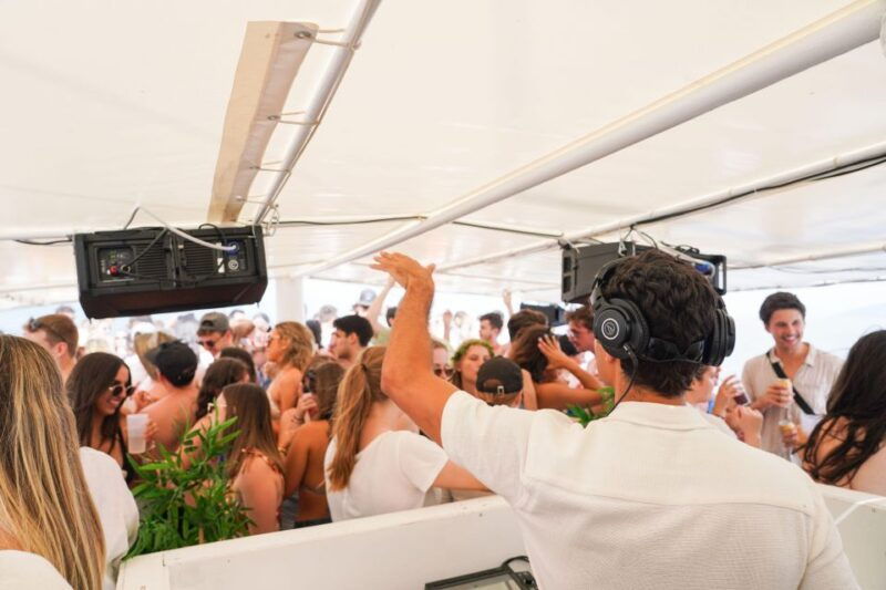 split-blue-lagoon-boat-party-with-slide-dj-and-after-party