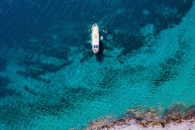 split-blue-lagoon-boat-party-with-slide-dj-and-after-party