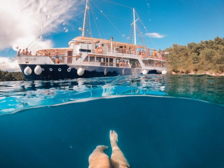 split-blue-lagoon-boat-party-with-slide-dj-and-after-party
