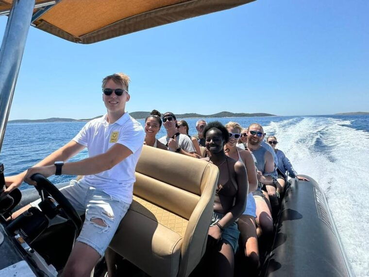 split-blue-lagoon-hvar-and-5-islands-small-group-boat-tour