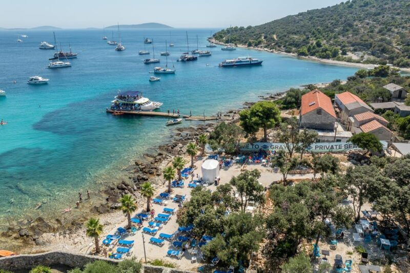 split-blue-lagoon-shipwreck-and-solta-cruise-with-lunch