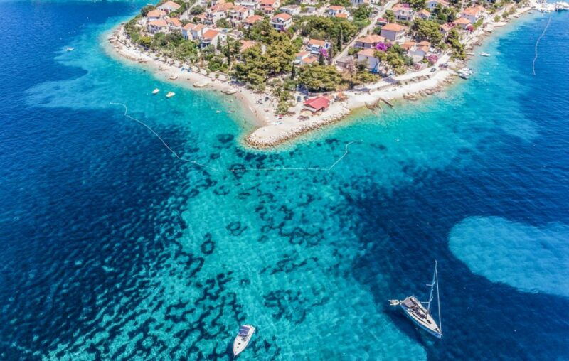 split-blue-lagoon-shipwreck-solta-with-lunch-drinks