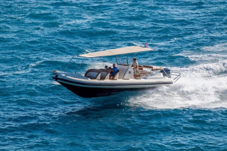 split-blue-lagoon-solta-shipwreck-maslinca-private-tour