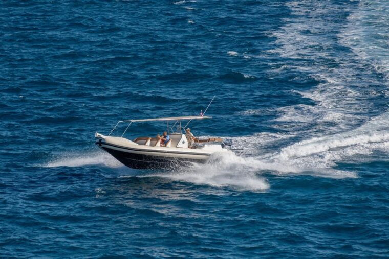 split-blue-lagoon-solta-shipwreck-maslinca-private-tour