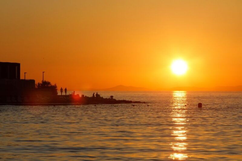 split-brac-island-and-sutivan-village-sunset-boat-tour