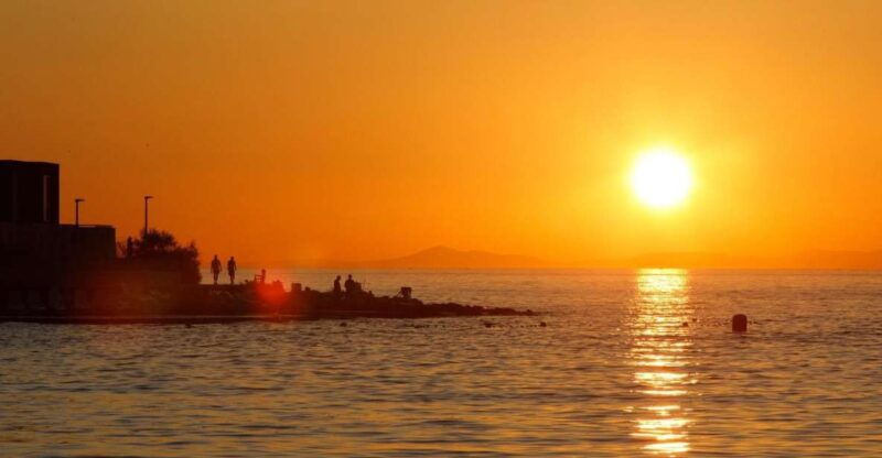 split-brac-island-and-sutivan-village-sunset-boat-tour