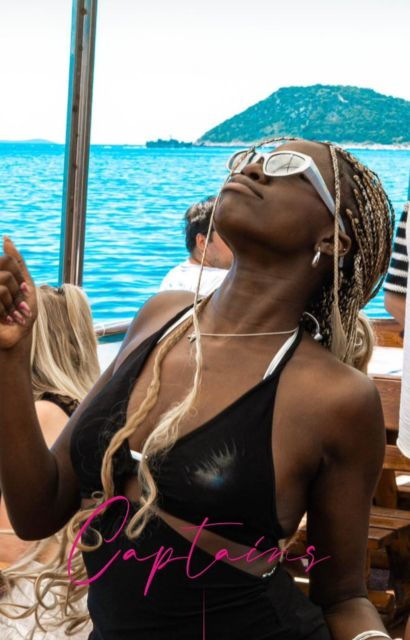 split-captains-blue-lagoon-boat-party-with-live-dj