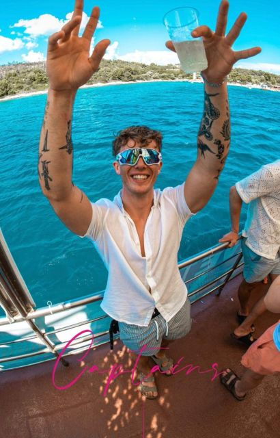 split-captains-blue-lagoon-boat-party-with-live-dj