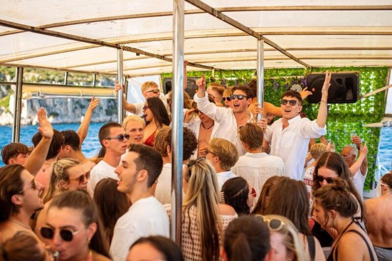 split-captains-blue-lagoon-boat-party-with-live-dj
