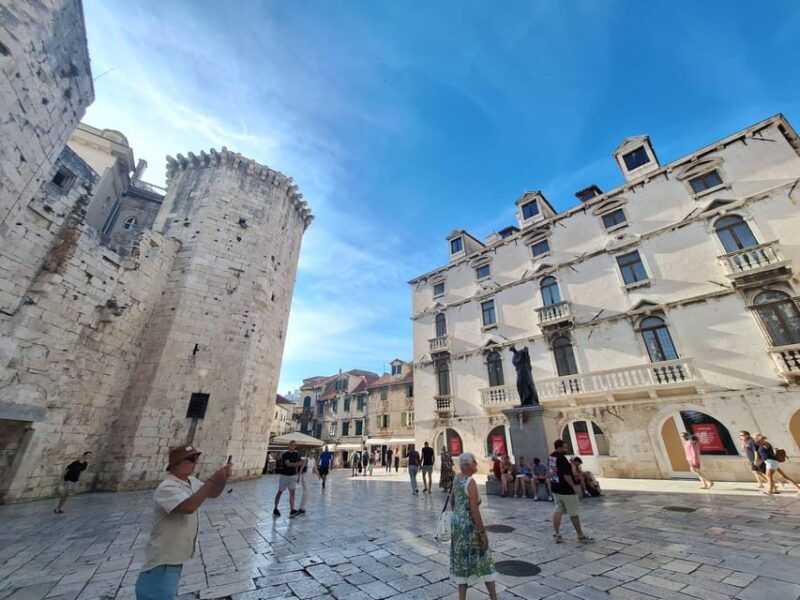 split-city-walking-tour-w-game-of-thrones-locations