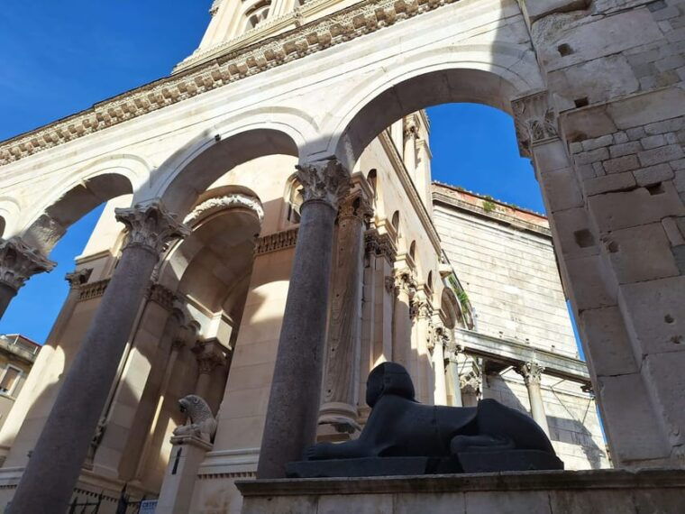 split-city-walking-tour-w-game-of-thrones-locations