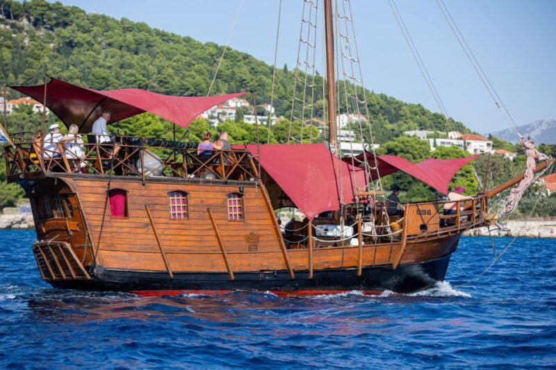 split-cruise-on-columbos-pirate-ship-santa-maria