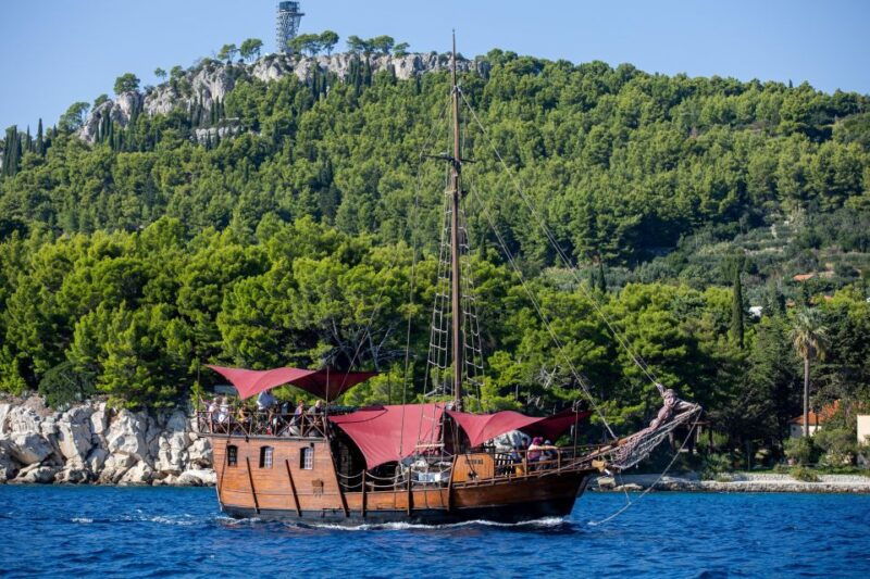 split-cruise-on-columbos-pirate-ship-santa-maria