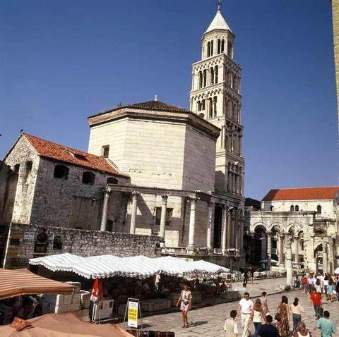 split-diocletians-palace-old-town-guided-walking-tour