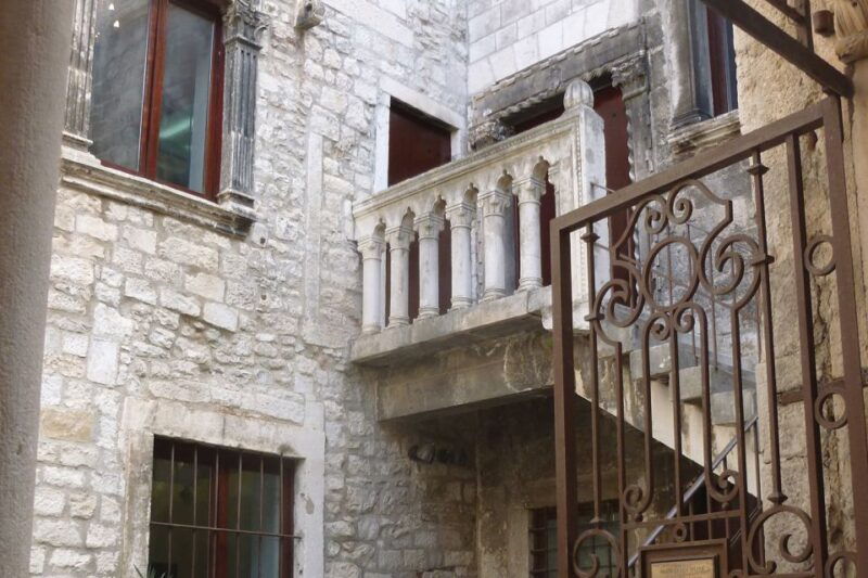 split-game-of-thrones-tour-with-diocletians-palace-cellar