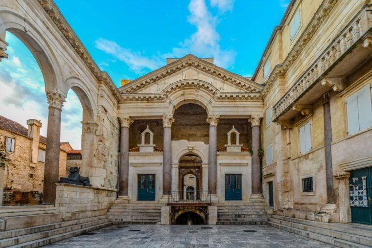 split-game-of-thrones-tour-with-diocletians-palace-cellar