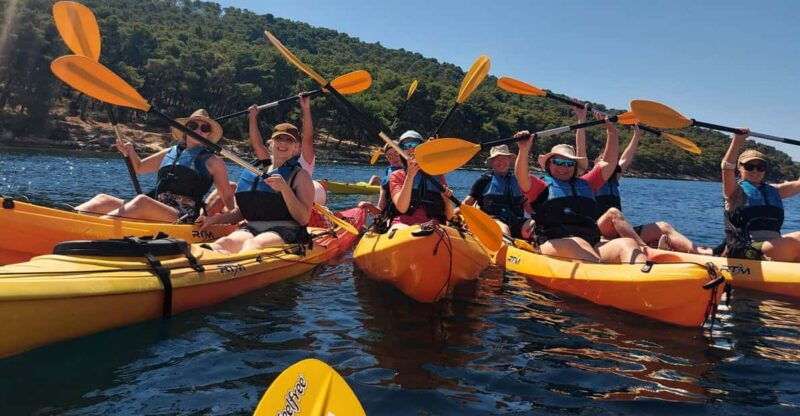 split-guided-sea-kayaking-tour-with-snorkeling