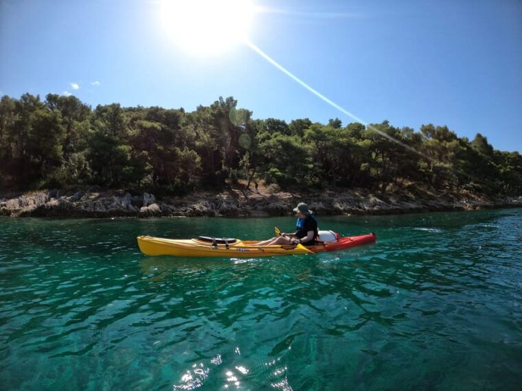 split-guided-sea-kayaking-tour-with-snorkeling