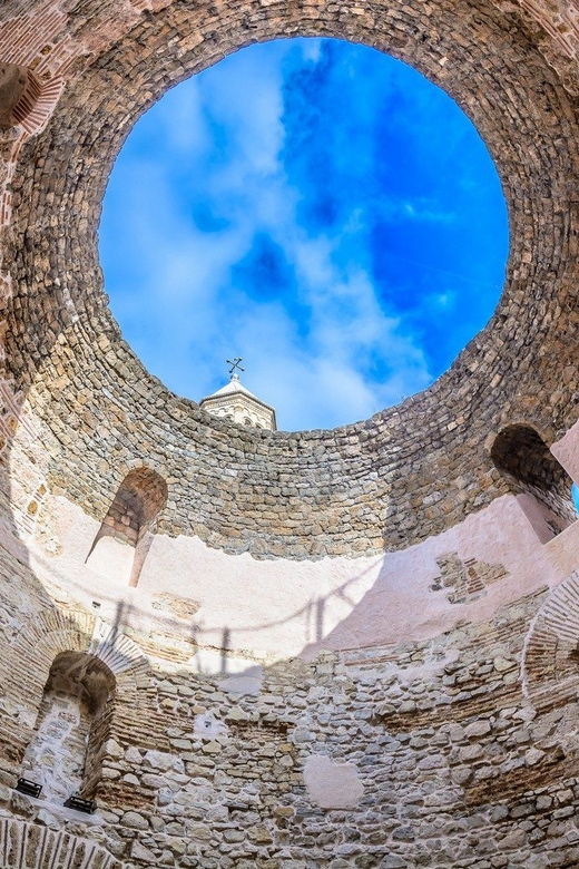 split-guided-walking-tour-in-english