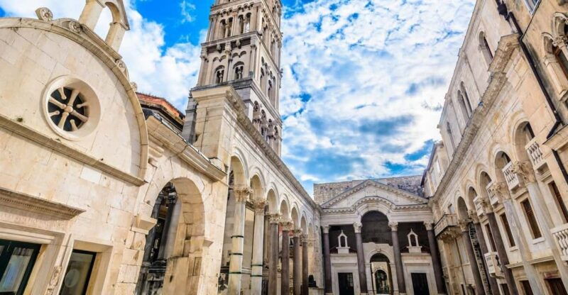 split-guided-walking-tour-in-english