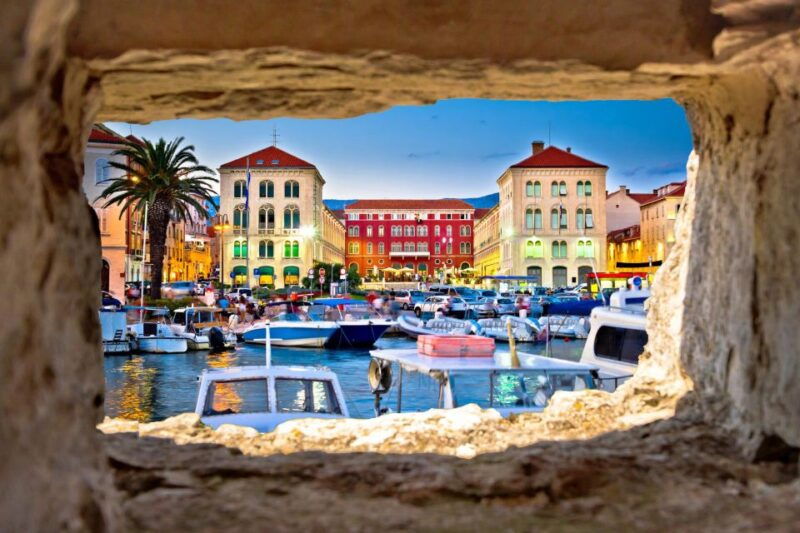 split-in-1-day-walking-tour-with-digital-guide