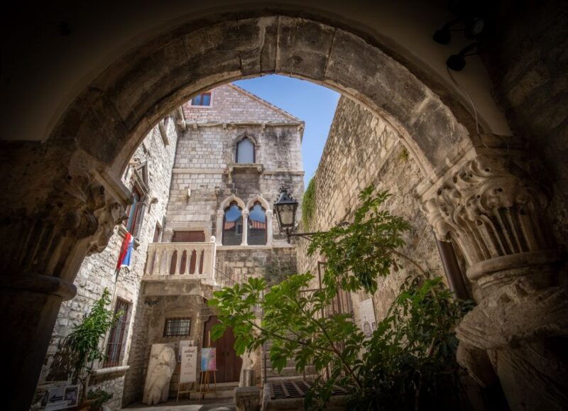 split-local-history-and-culture-90-minute-walking-tour