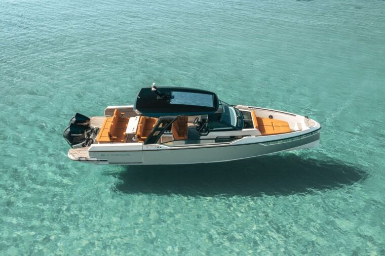 split-luxury-private-boat-trip-to-hvar-pakleni-islands