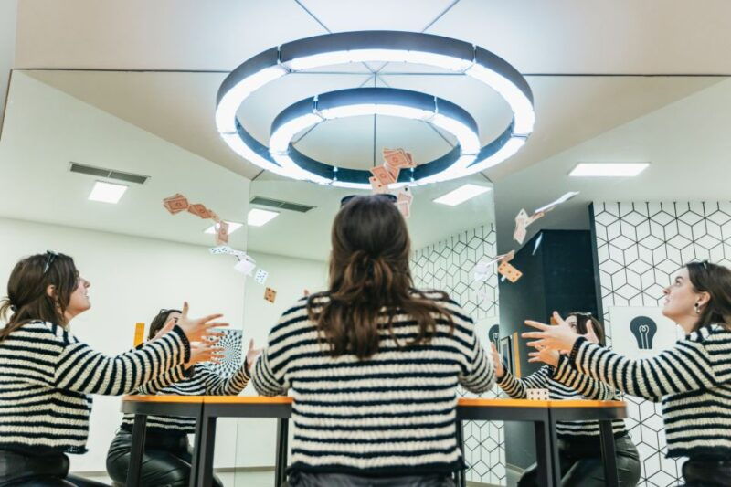 split-museum-of-illusions-entrance-ticket