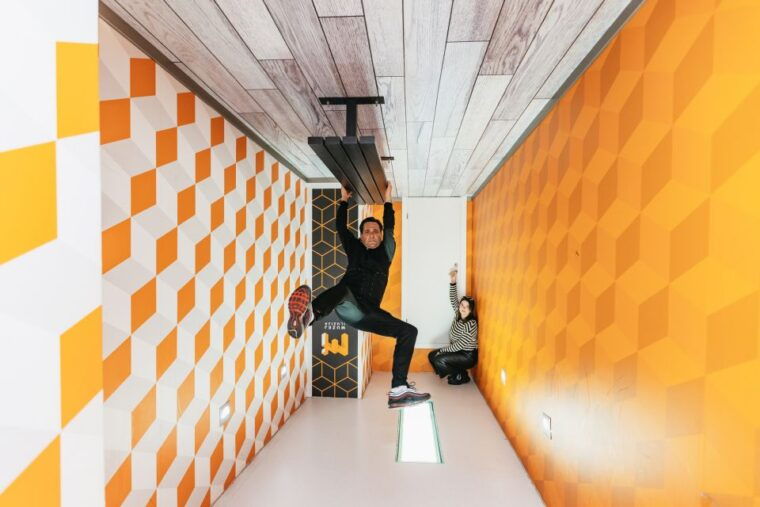 split-museum-of-illusions-entrance-ticket
