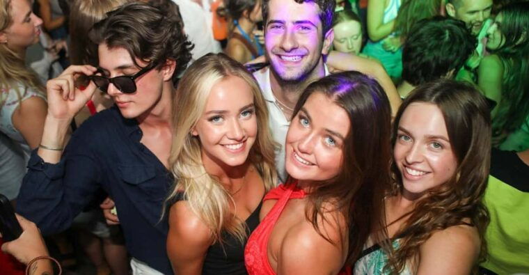 split-night-boat-party-with-free-shots-dj-and-after-party