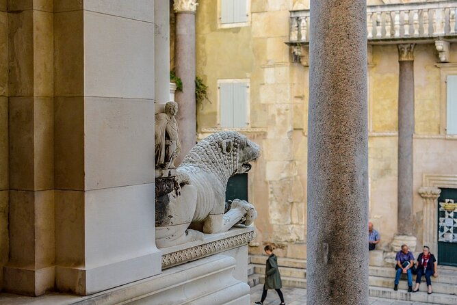 split-old-town-walking-tour-small-group