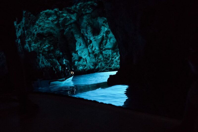 split-podstrana-blue-cave-hvar-5-islands-speedboat-trip