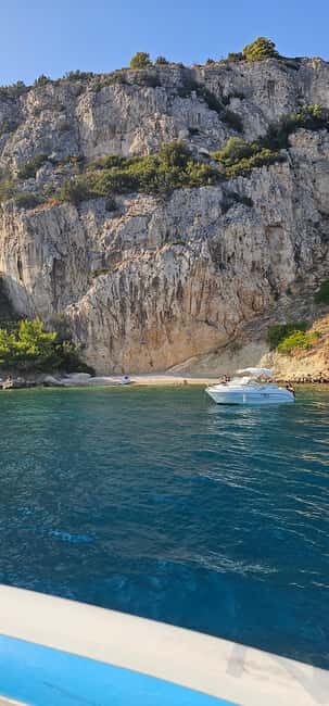 Split: Private Blue Lagoon, Shipwreck, & Bays Boat Tour - Key Points  