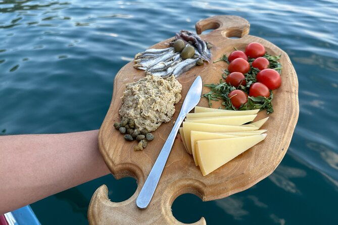 split-private-boat-tour-for-a-groups-up-to-42-people