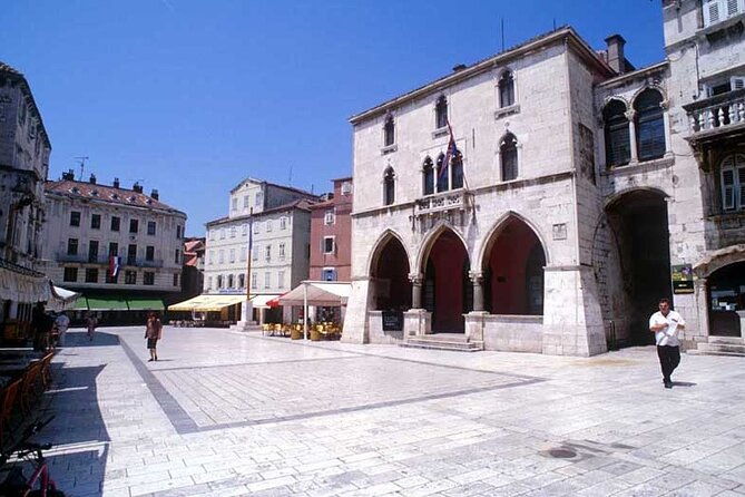 split-private-excursion-from-dubrovnik-with-mercedes-vehicle