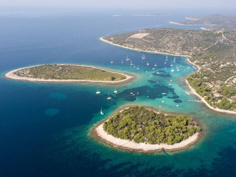 split-private-full-day-boat-trip-to-blue-lagoon-and-trogir