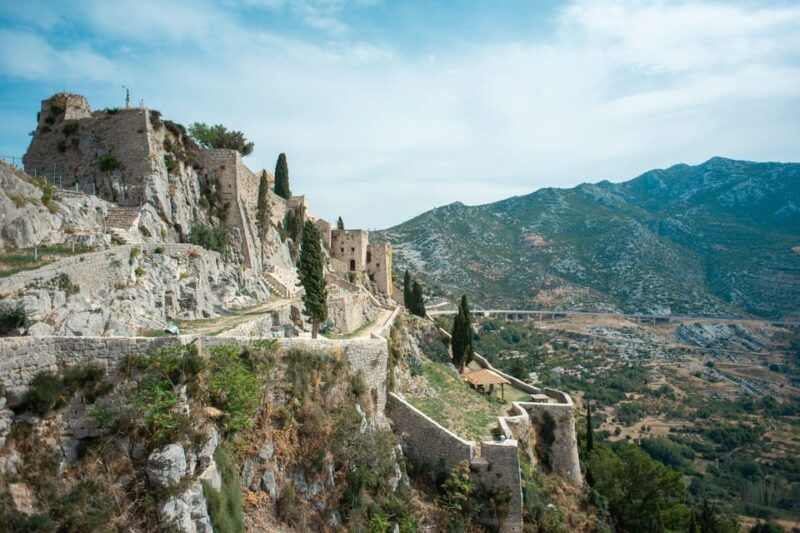 split-private-tour-to-klis-fortress-and-vranjaca-cave