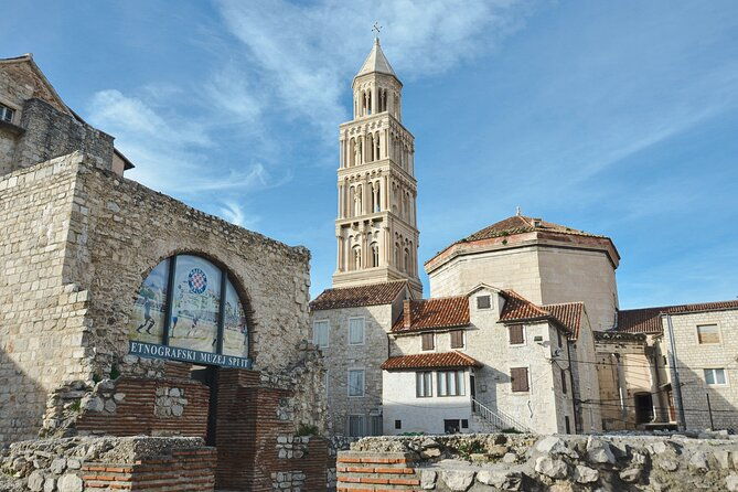 split-private-walking-tour-for-families-with-kids-from-5-17-years