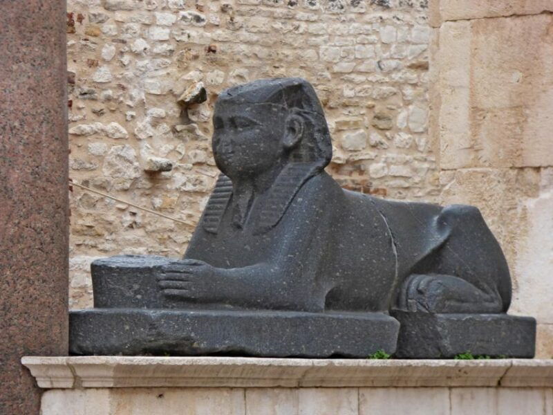 split-private-walking-tour-in-the-historical-town-center