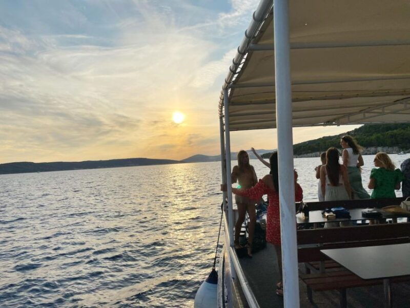 split-riviera-sunset-cruise-swim-with-summer-vibes