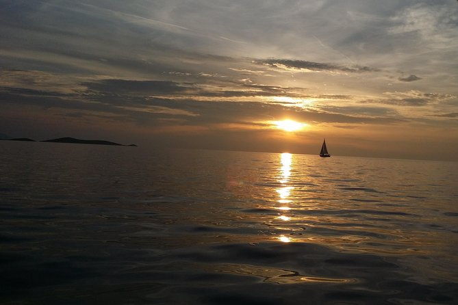 split-small-group-sunset-sailing-trip