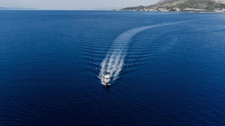 split-to-dalmatian-islands-private-luxury-yacht-tour