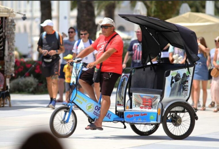 split-tour-in-private-electric-rickshaw-2