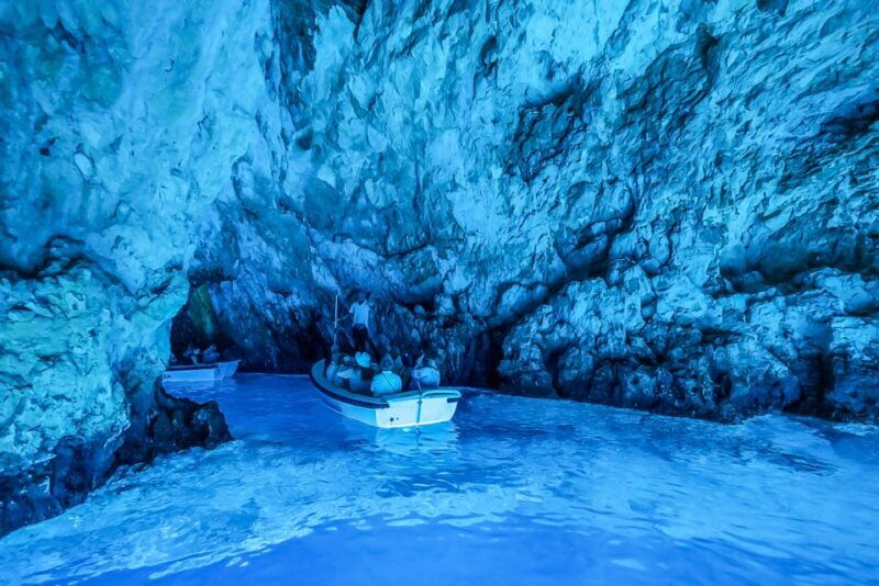 split-trogir-blue-cave-mamma-mia-hvar-and-5-island-tour