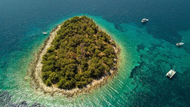 split-trogir-private-blue-lagoon-wine-tasting-boat-tour