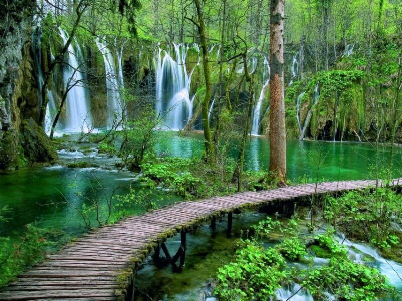 split-trogir-to-zagreb-private-transfer-with-plitvice-lakes