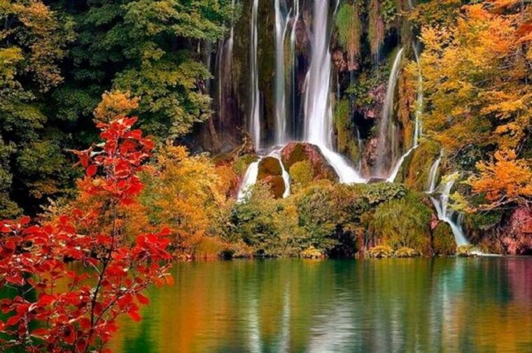 split-trogir-to-zagreb-private-transfer-with-plitvice-lakes